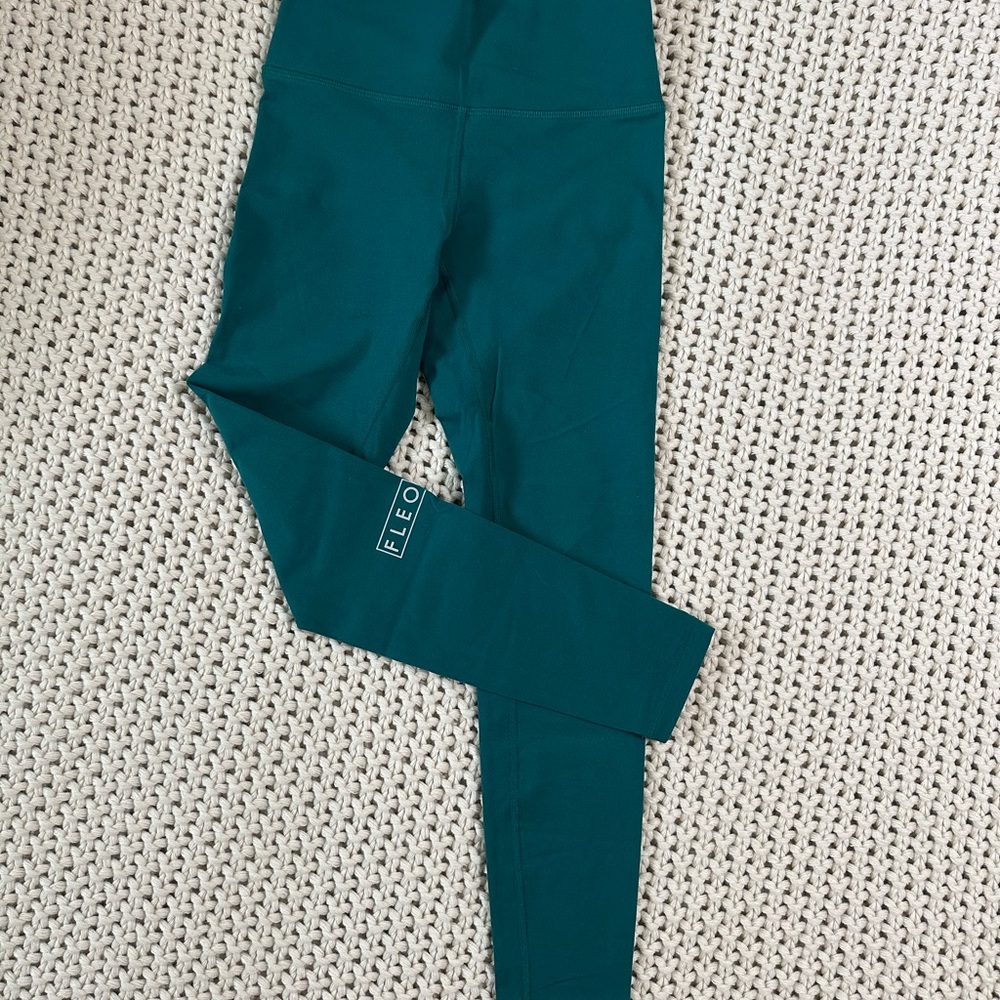 FLEO, Teal Leggings, size Small